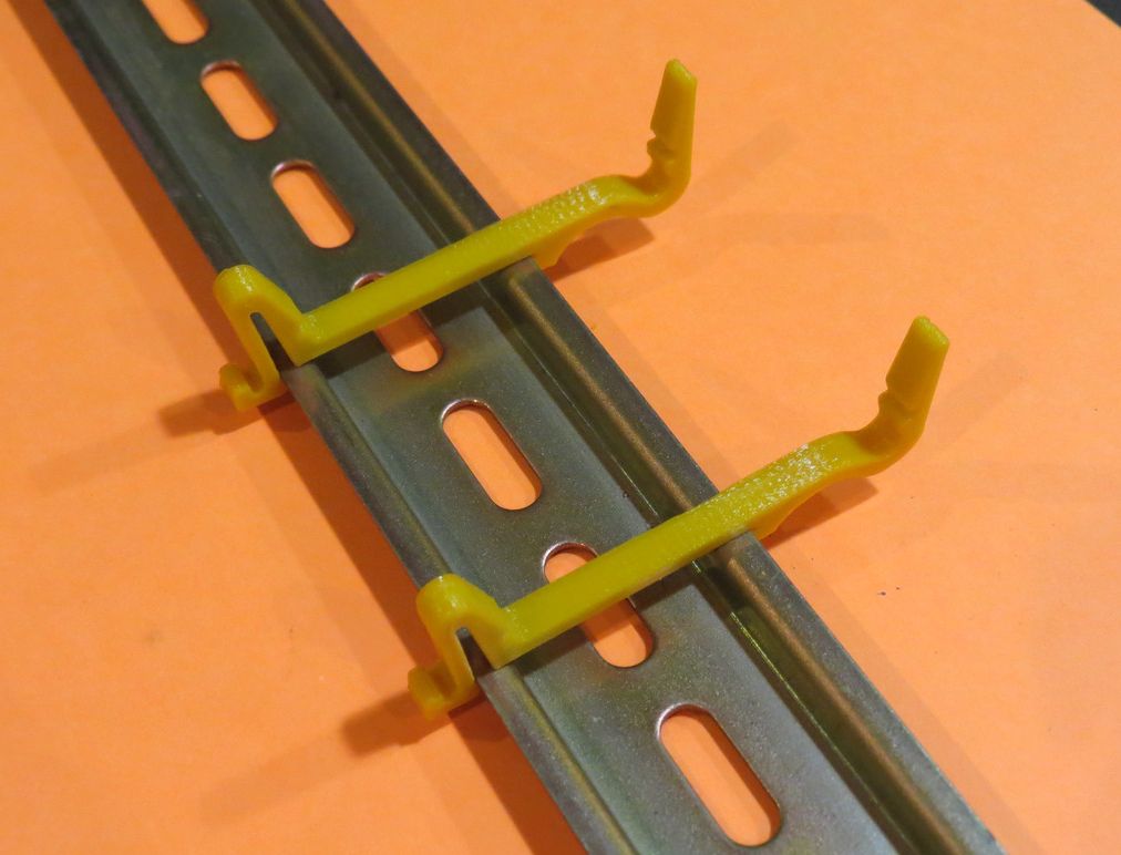Arduino UNO DIN rail clips foto 02
